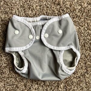 Thirsties size medium cloth diaper cover